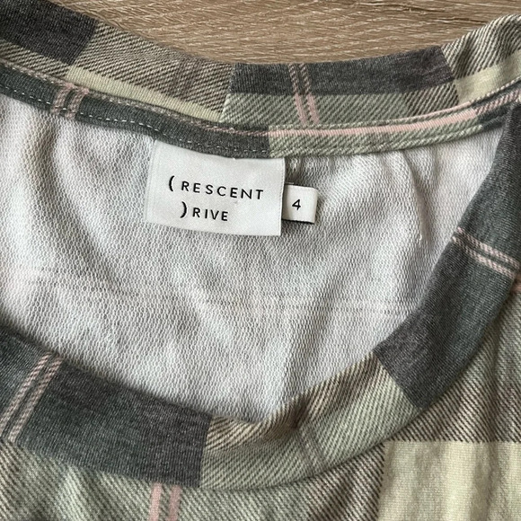 Rescent Rive Plaid Short Sleeve Top Plus - Picture 3 of 5